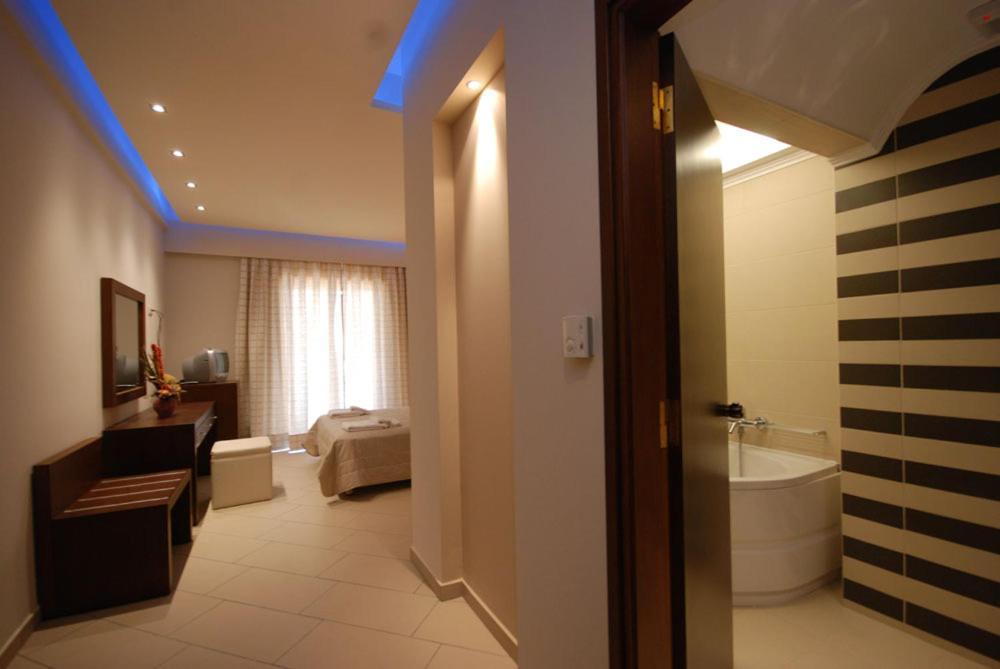 Hotel Alkionis Zacharo Bagian luar foto